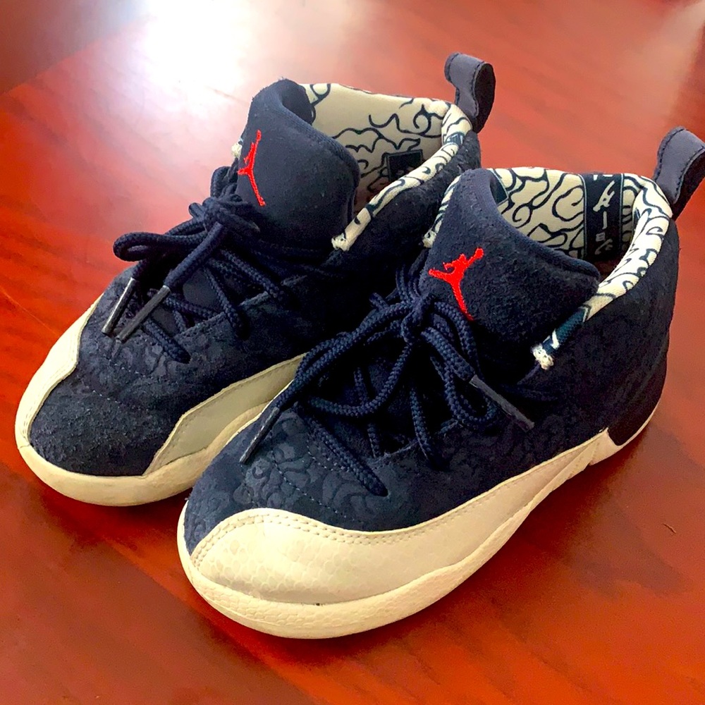 Air Jordan 12 “International Flight” Retro